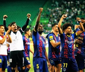 费耶诺德内部会议纪要流出：今晨临场应变，葡超使命明确，赛程密集仍需轮换的简单介绍-安博平台