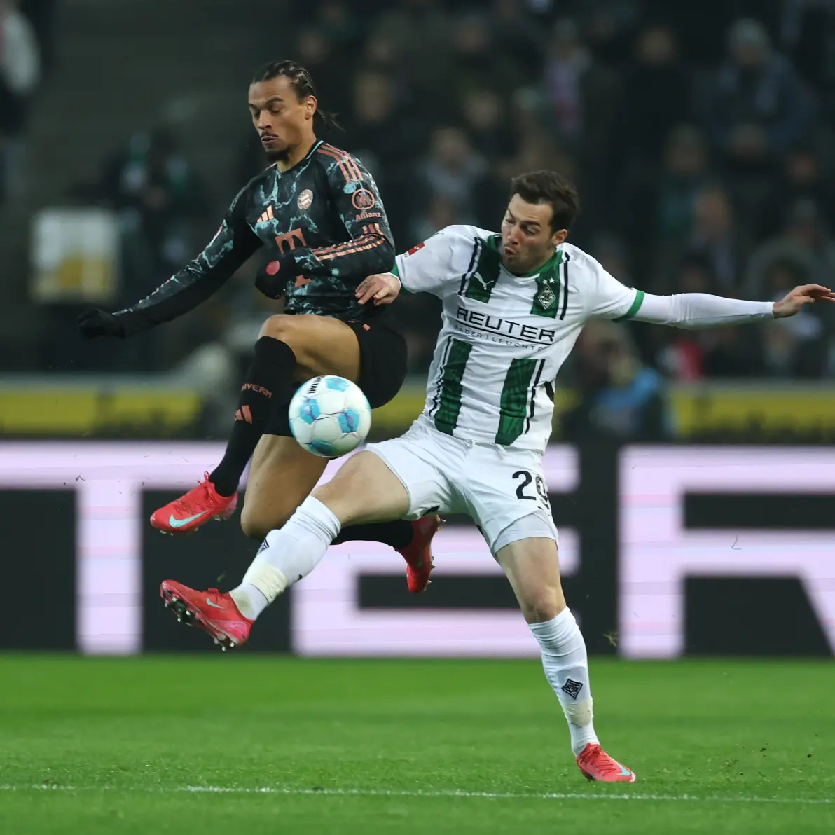 包含门兴格拉德巴赫训练开放日,今晨完成体检引观众欢呼,NBA季后赛在即,赛季目标并未改变的词条 包含门兴格拉德巴赫训练开放日,今晨完成体检引观众欢呼,NBA季后赛在即,赛季目标并未改变的词条