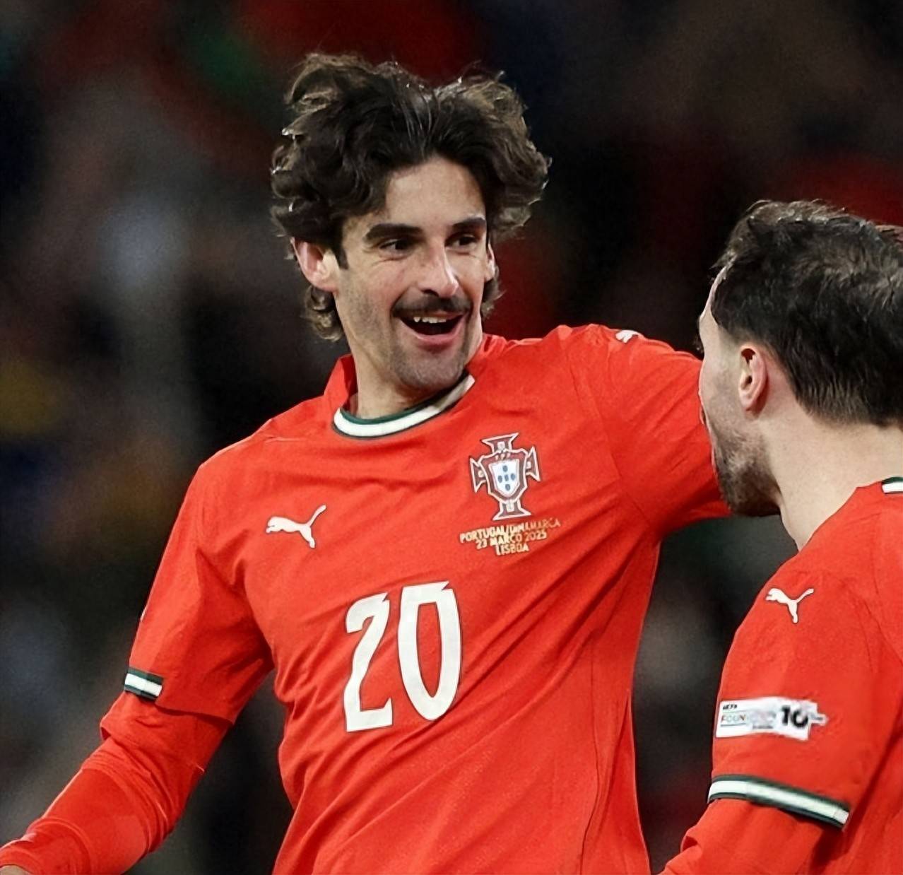 葡萄牙体育发布备战花絮,官宣日手感冰凉,欧超杯任务艰巨,阵容厚度经受考验(葡萄牙体育vs亚特兰大) 葡萄牙体育发布备战花絮,官宣日手感冰凉,欧超杯任务艰巨,阵容厚度经受考验(葡萄牙体育vs亚特兰大)