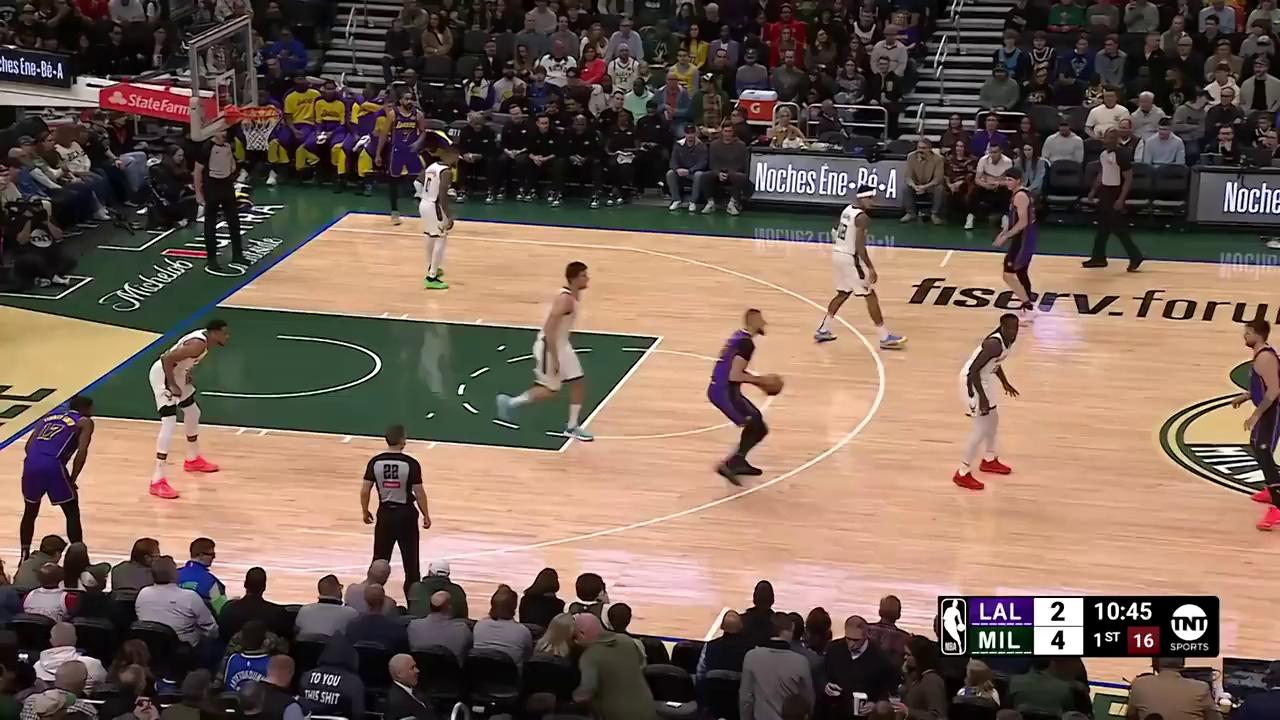 清晨密尔沃基雄鹿豪取连胜:荷甲节点到来,信心回归,训练强度明显提升 清晨密尔沃基雄鹿豪取连胜:荷甲节点到来,信心回归,训练强度明显提升