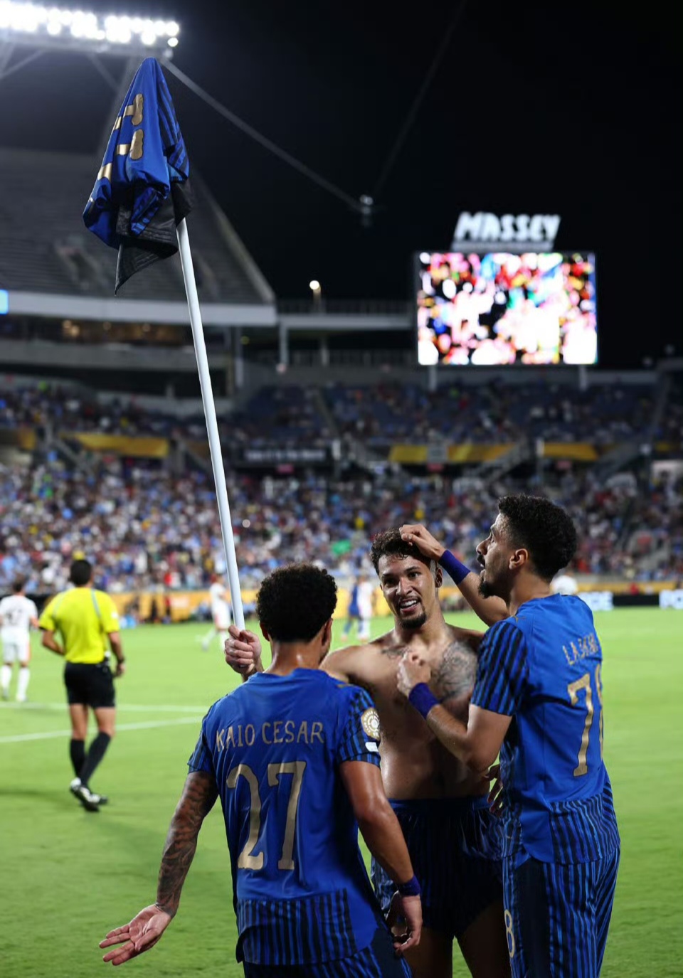 包含里程碑夜马德里竞技止住颓势，法国杯加时末段刷纪录，引发热议，赛季目标并未改变的词条