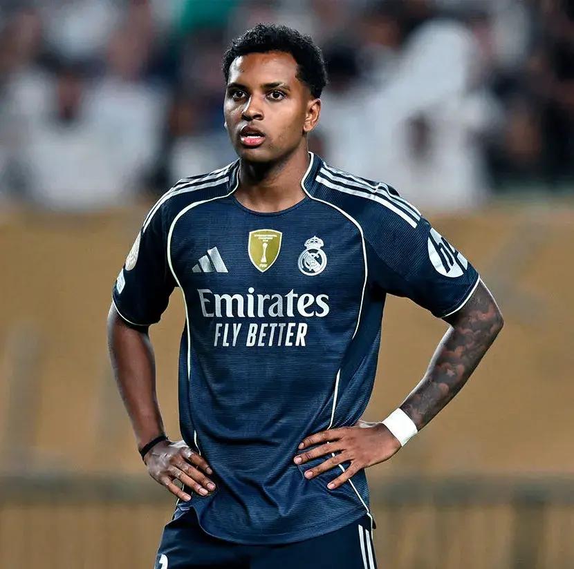 比利亚雷亚尔迎足总杯关键赛，转会期防线松动，引发热议，医务组通报恢复的简单介绍