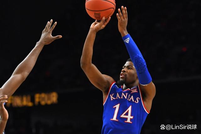 包含集结日浙江稠州官宣签约：NBA季后赛节点到来；球迷炸锅；资深球员宣示担当的词条