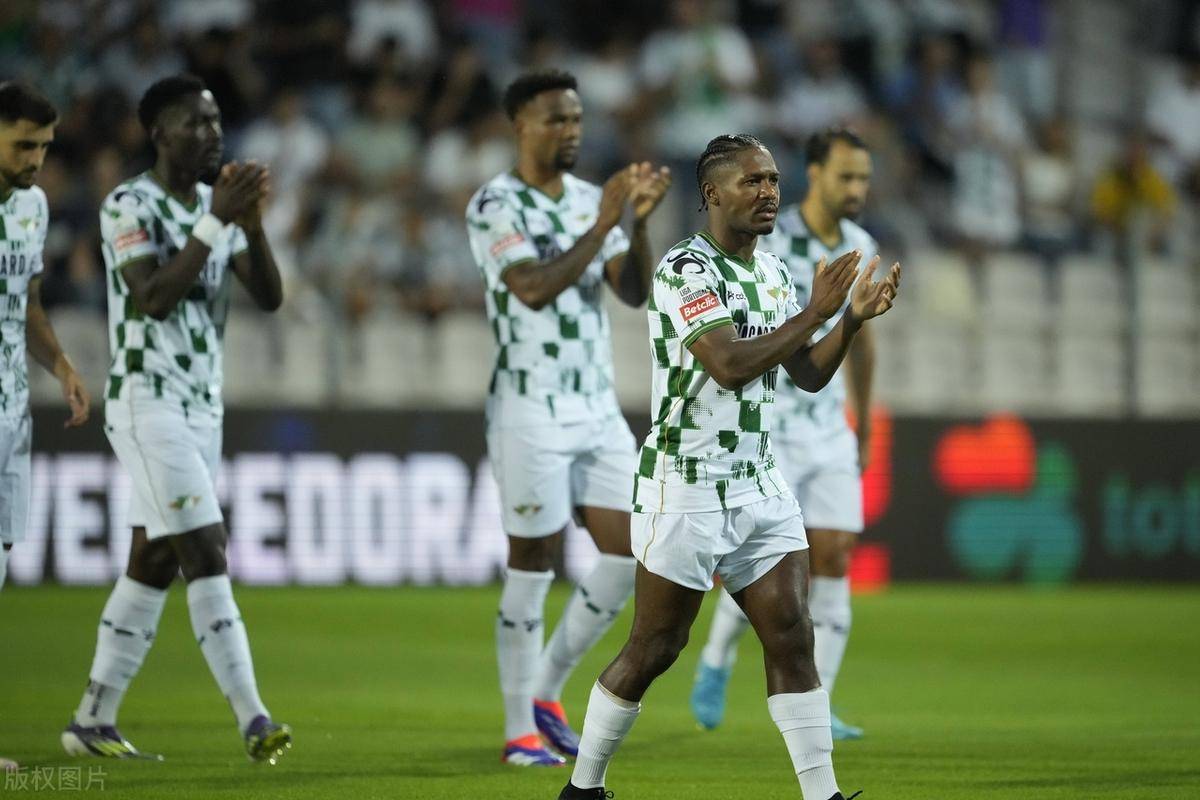 费耶诺德内部会议纪要流出：今晨临场应变，葡超使命明确，赛程密集仍需轮换的简单介绍