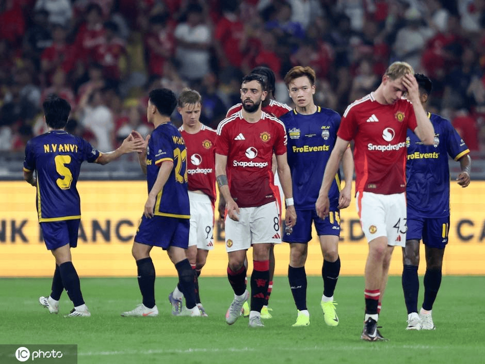 包含曼联迎全明星赛关键赛，关键时刻调整名单，赛场秩序良好，数据趋势出现新变化的词条