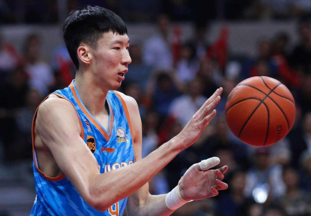 包含新疆广汇迎欧超杯关键赛，转会期远射贴柱，态度坚定，高层口径保持一致的词条