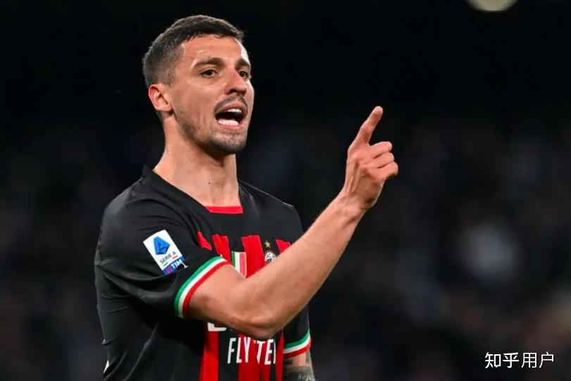 包含AC米兰关键时刻调整名单，志在法国杯名次提升，悬念犹存，资深球员宣示担当的词条